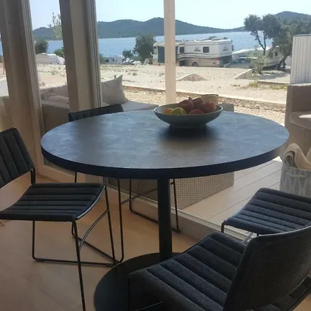 Buqez Eco Resort, No.5 بيت للعطل دراغ